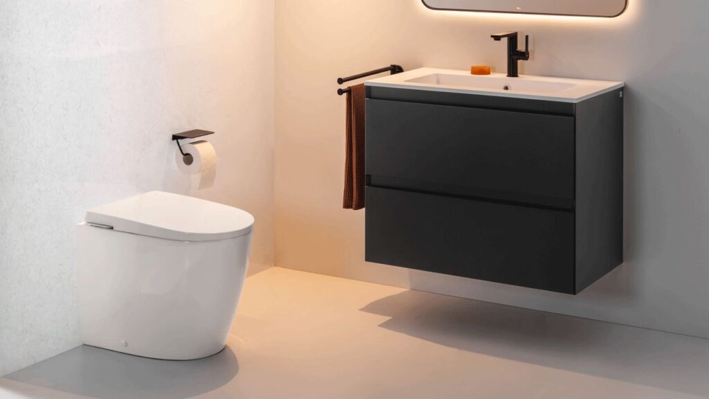 Roca Avant Toilet With Integrated Cistern - 1