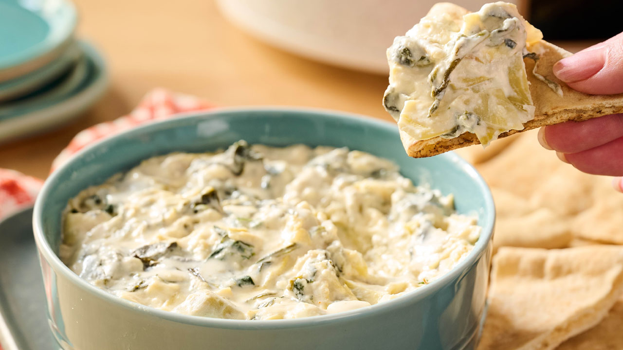 Slow Cooker Spinach Artichoke Dip