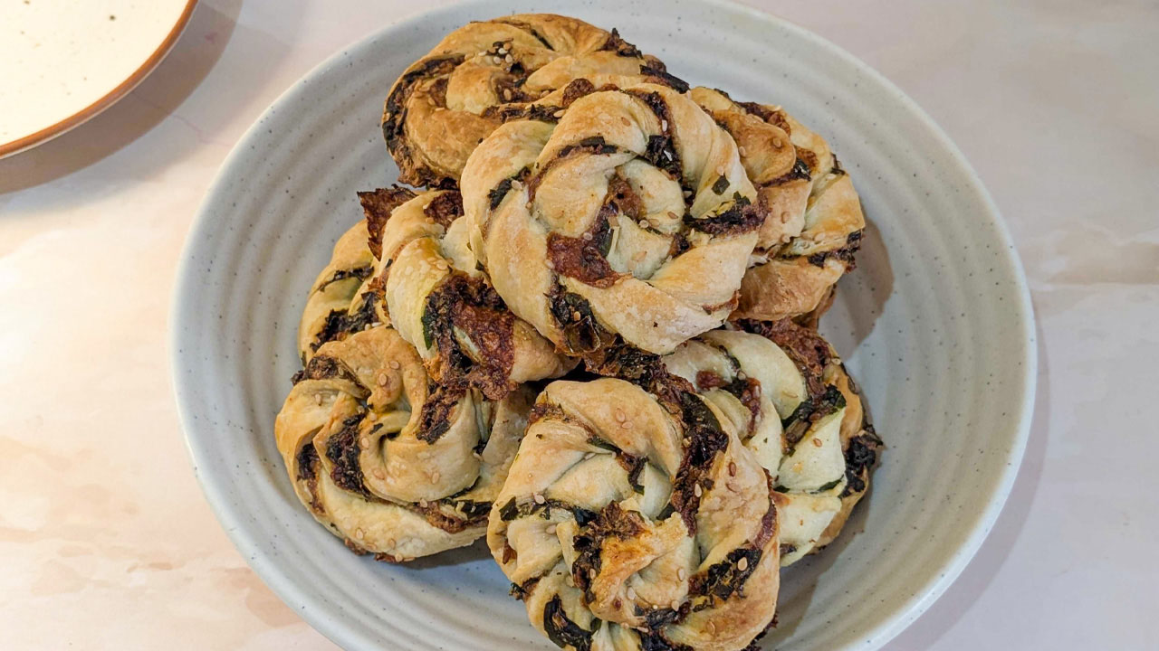 Spinach and Cheese Twisted Pinwheels