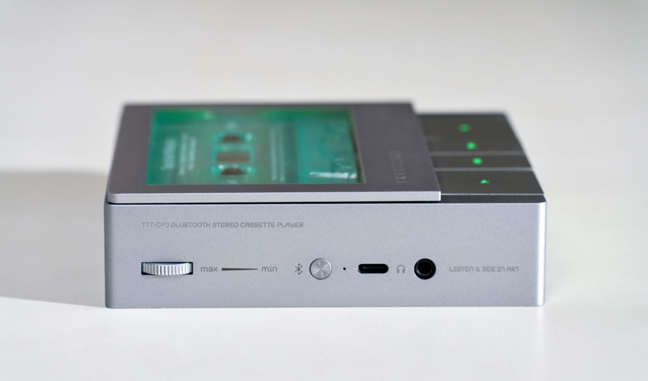 TRETTITRE wall-mounted Vinyl, CD & Cassette System