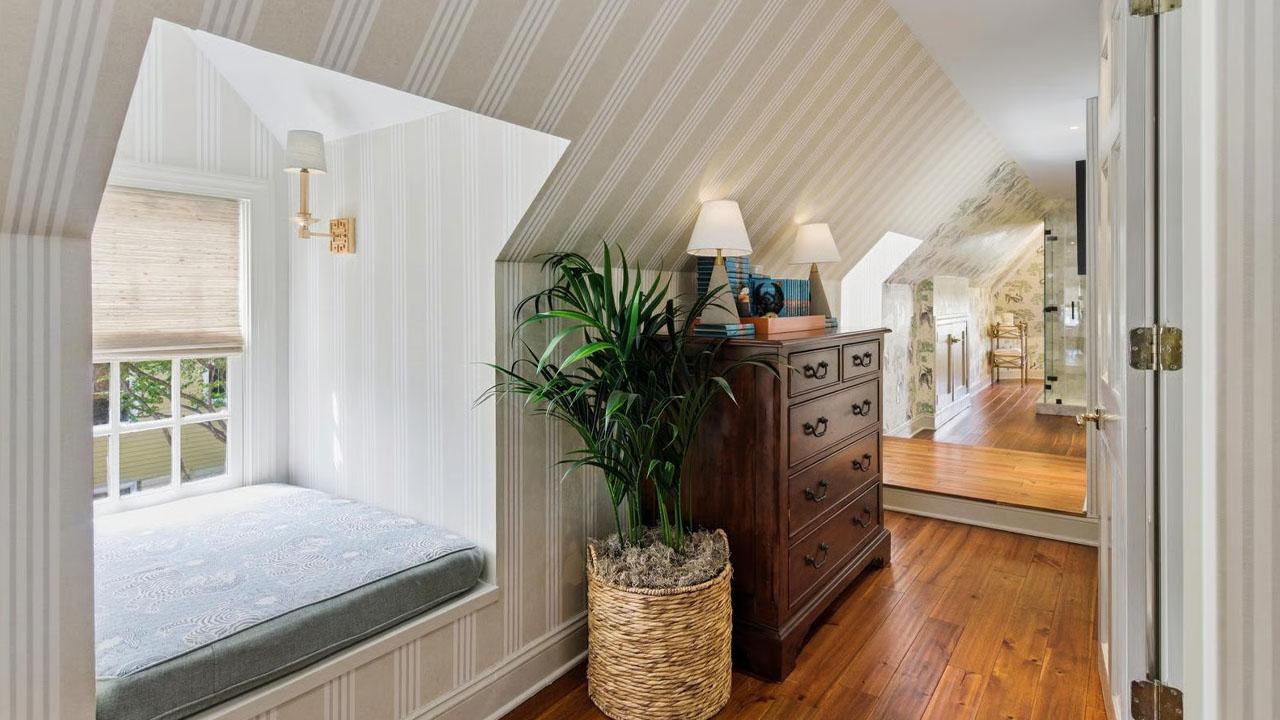 Several window seating in the guest accommodation