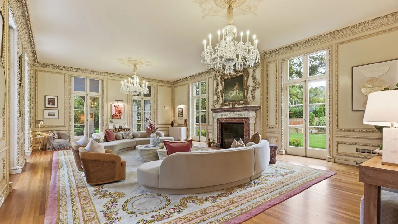 The living space of the The iconic Bing Crosby Estate is spacious