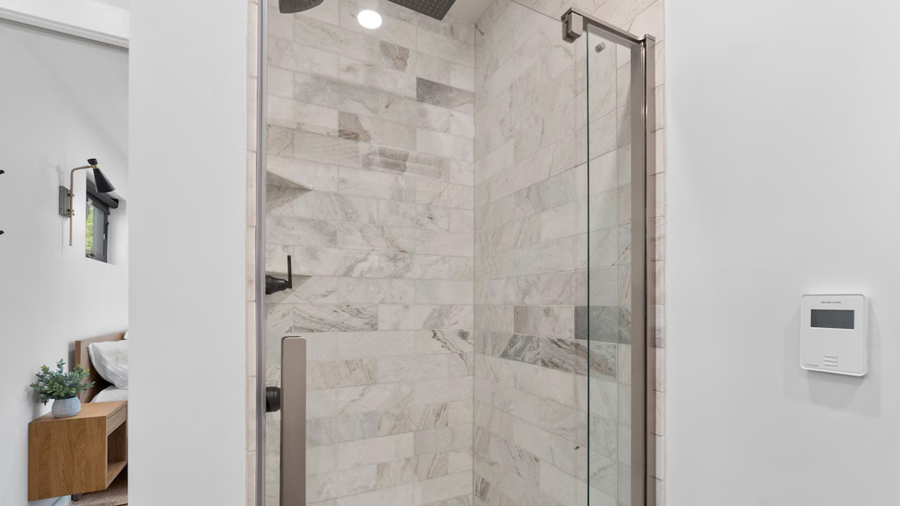 Two-Bedroom Missouri Tiny House - bathroom