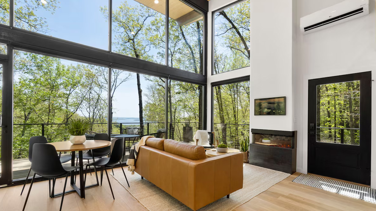 Two-Bedroom Missouri Tiny House - interior 1