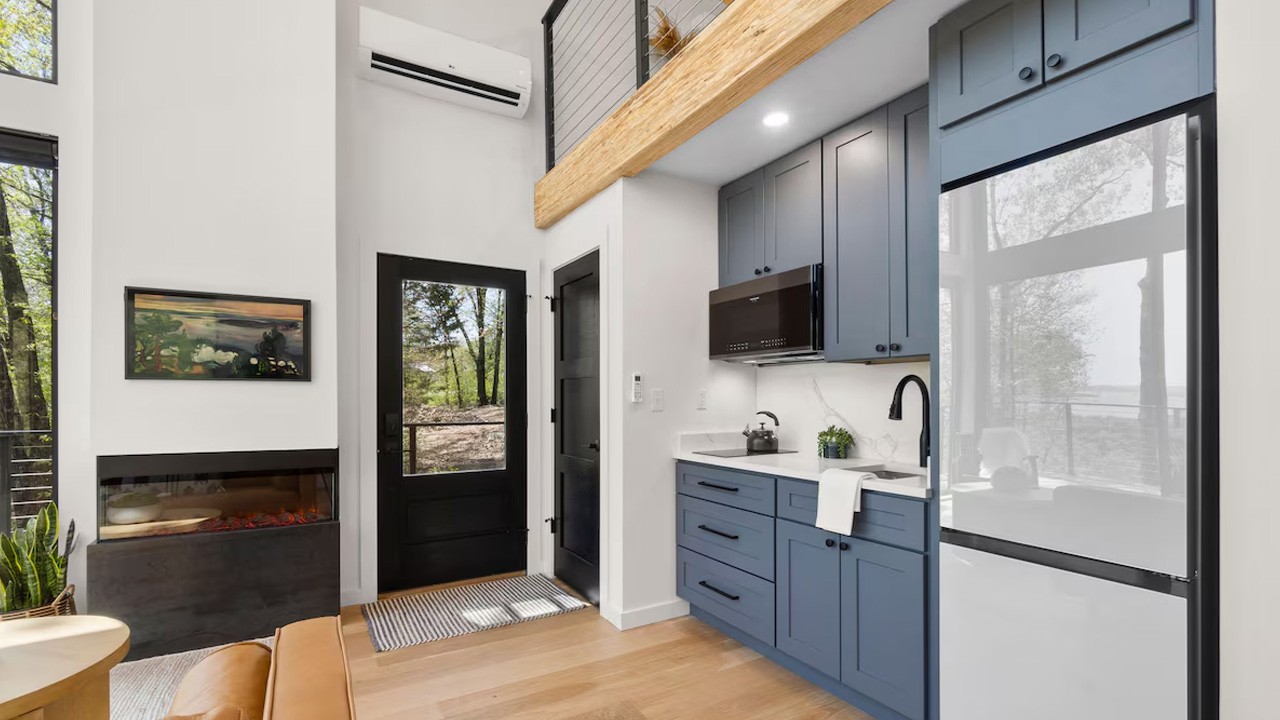 Two-Bedroom Missouri Tiny House - kitchen