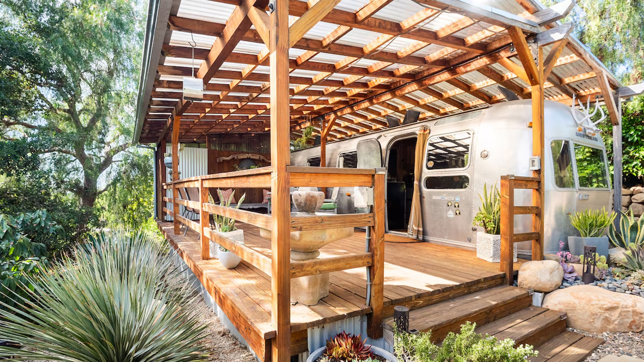 1974 Airstream-Motorhome_Exterior-Look