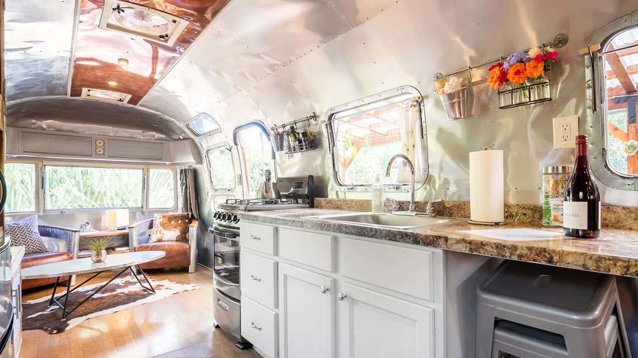 1974 Airstream-Motorhome_Kitchen