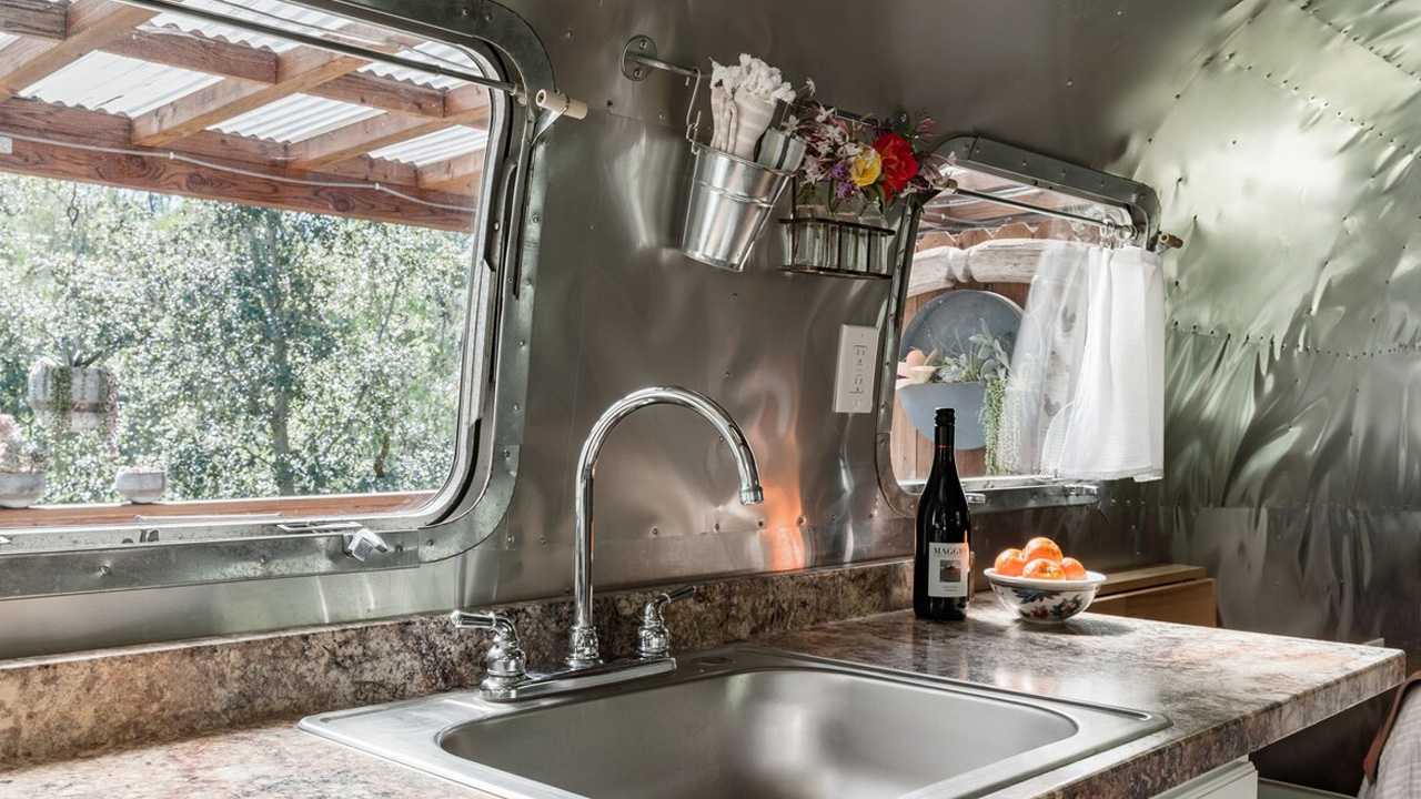 1974 Airstream-Motorhome_Kitchen_3