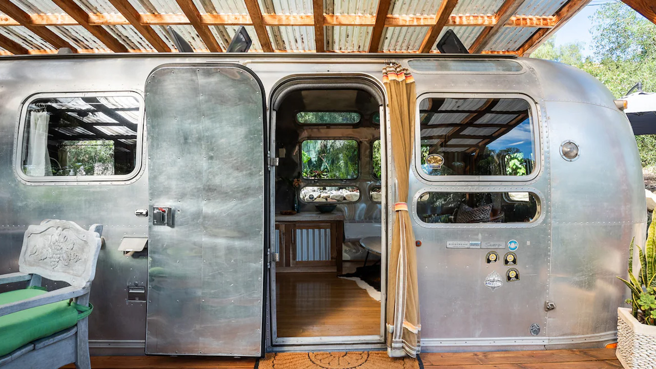 1974 Airstream Motorhome_Outdoor_6