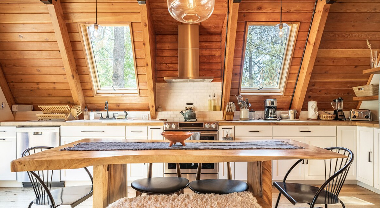 A-Frame-Cabin_Kitchen