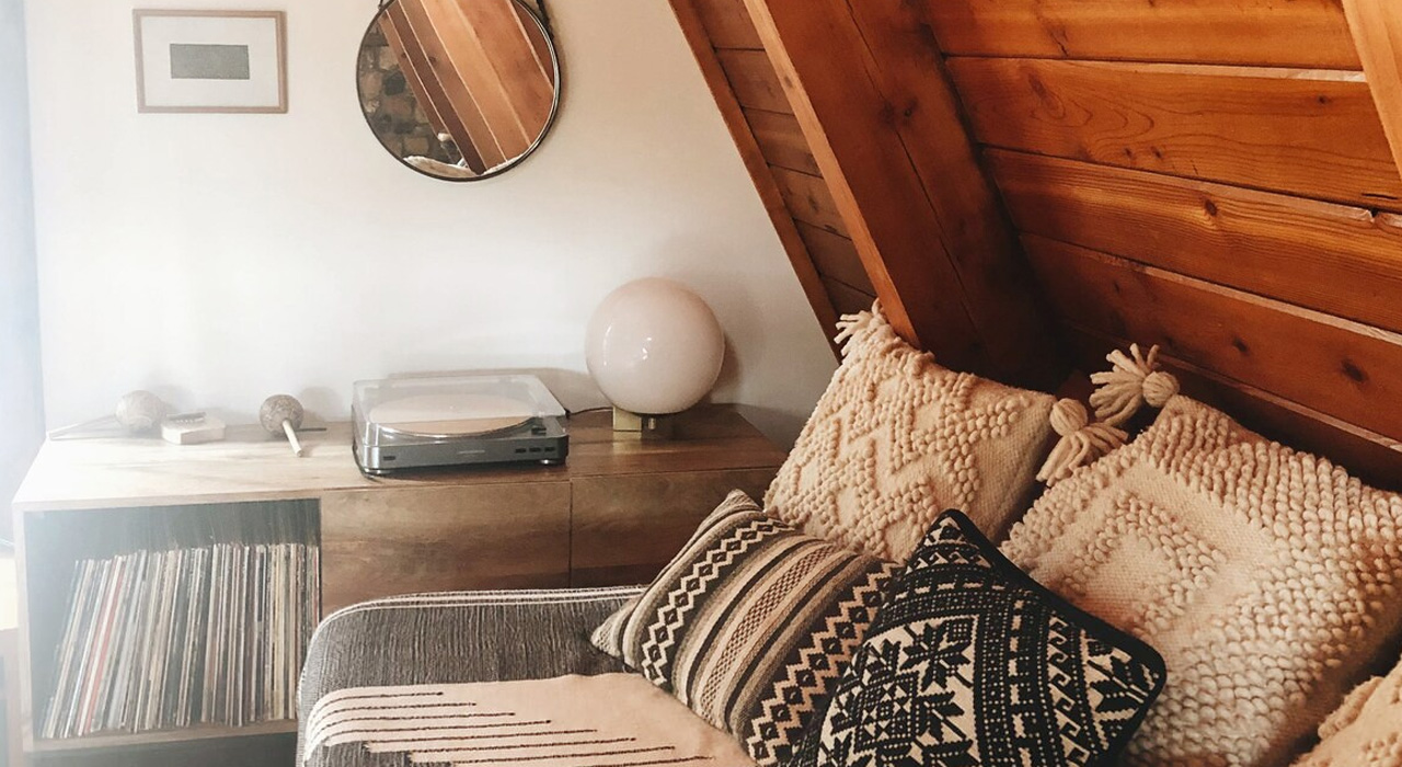A-Frame-Cabin_Living-Room_3