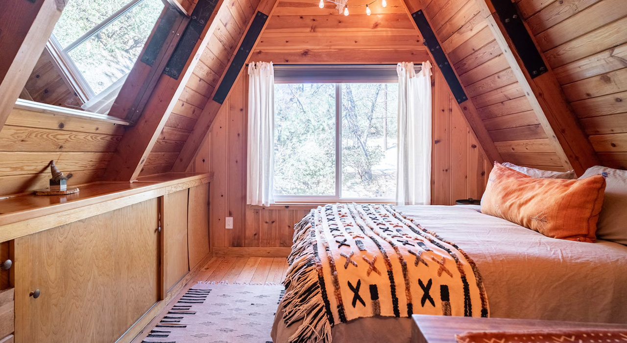 A-Frame-Cabin_Third-Bedroom