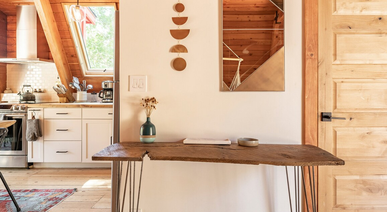 A-Frame-Cabin_entrance
