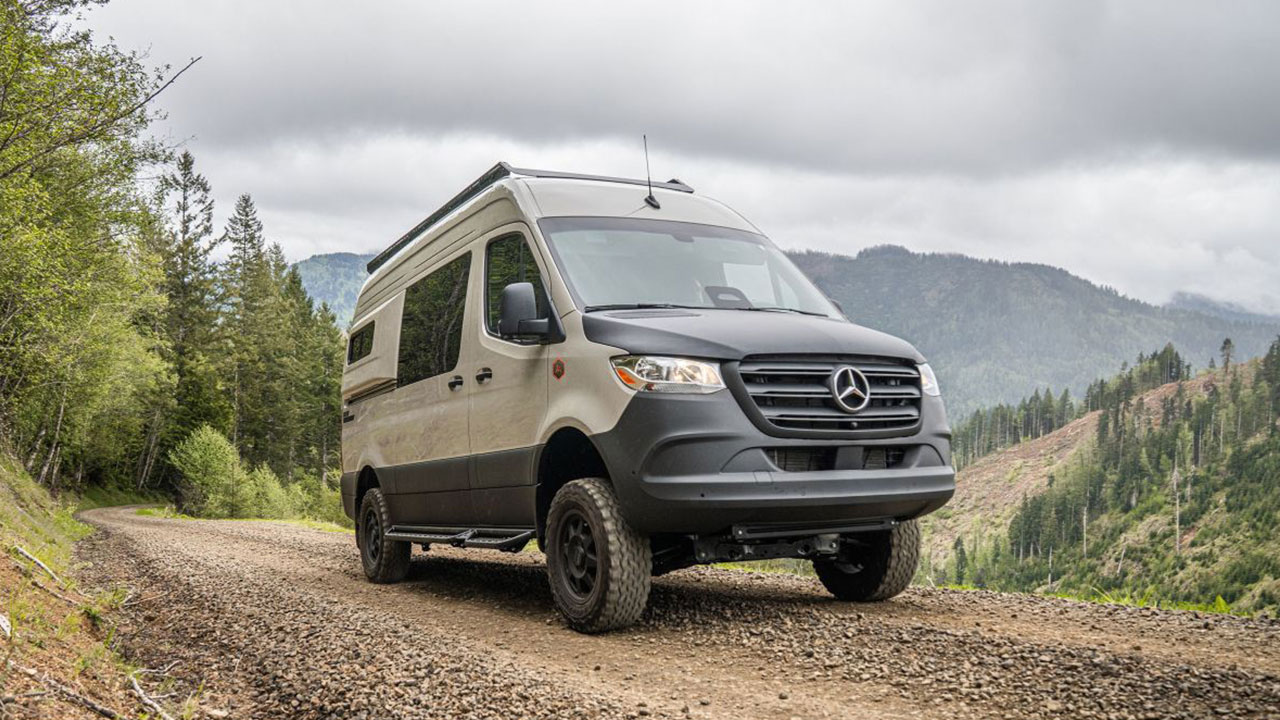 Adventure Wagon’s RUV Utilizes Modular Elements to Change Interior Layouts On-The-Go