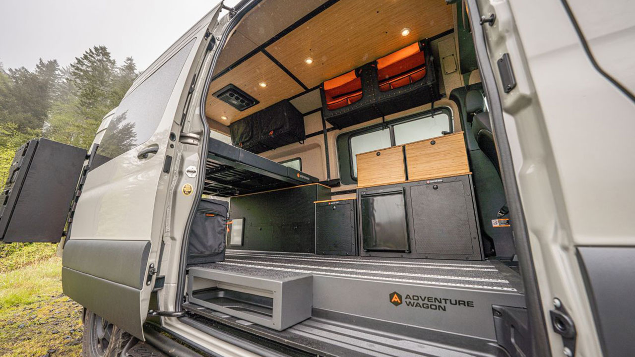 Adventure Wagon’s RUV Utilizes Modular Elements to Change Interior Layouts On-The-Go