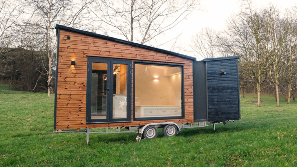 Algarve Tiny House With Butteryfly Roof and Built-in Furniture is No-Nonsense Portuguese Dwelling Algarve tiny house on wheels
