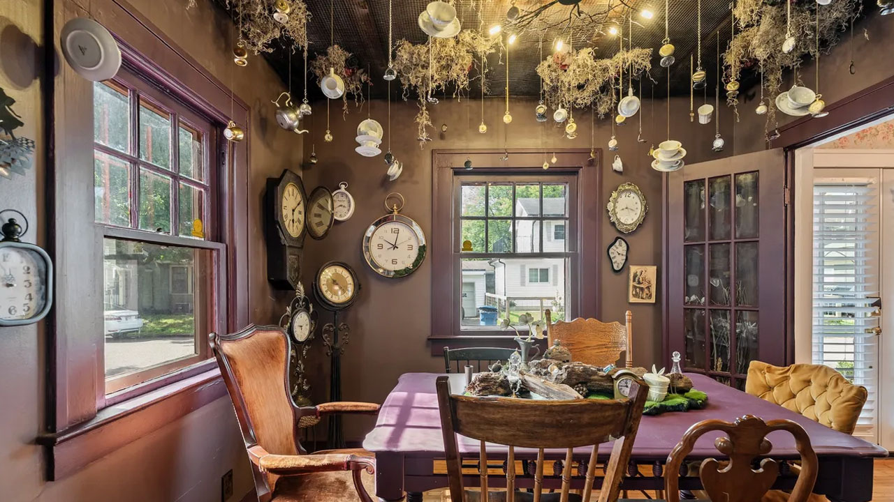 Alice-in-Wonderland_Themed-Tiny-House_dining-room_1