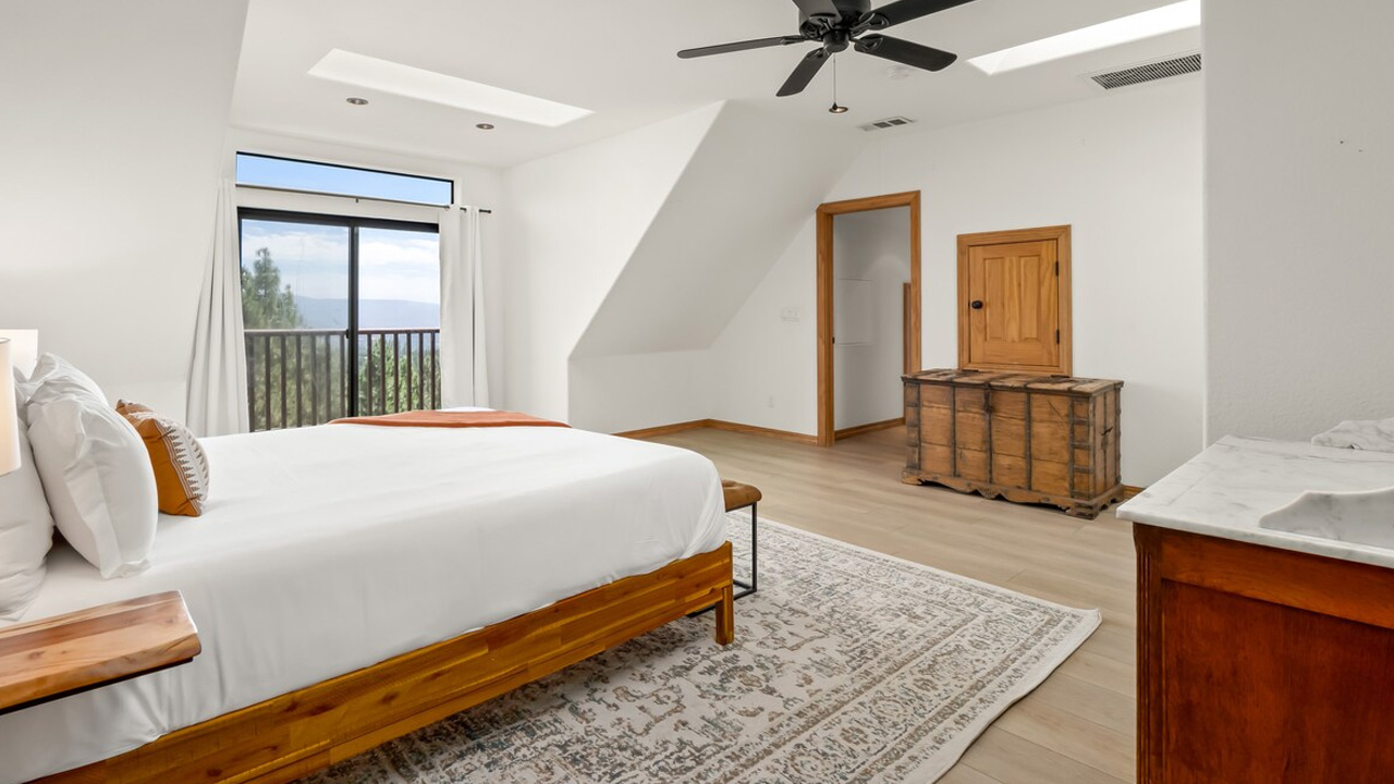 Apex-Lodge_Fifth-Bedroom_5