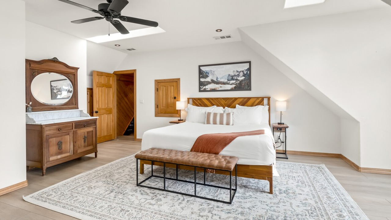 Apex-Lodge_Fifth-Bedroom_6