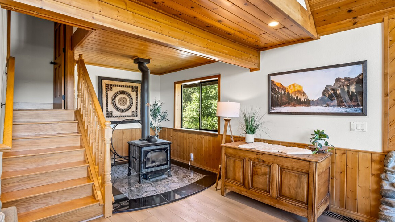 Apex-Lodge_Living-Room_3