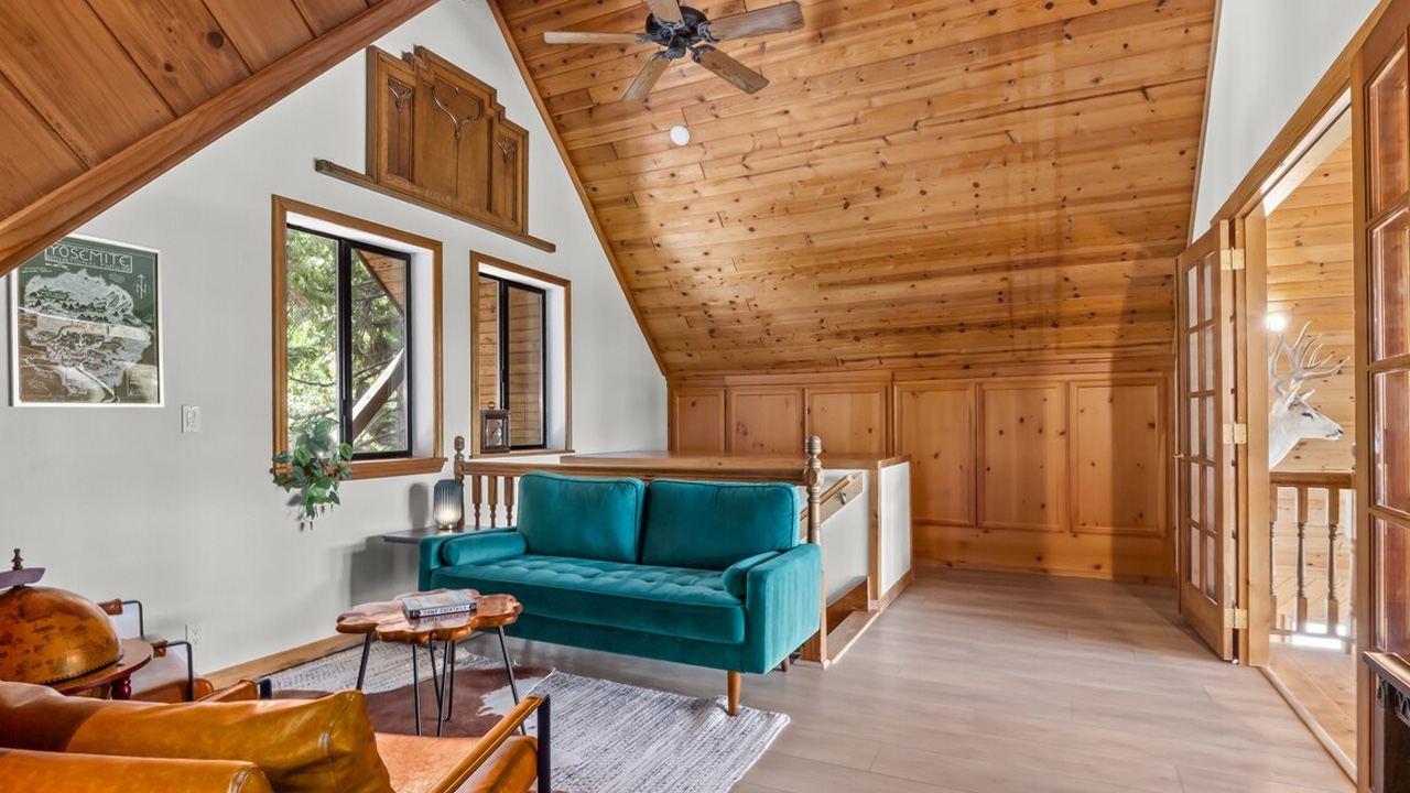 Apex-Lodge_Lofted-Living-Room