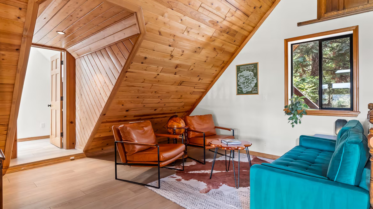 Apex-Lodge_Lofted-Living-Room_1