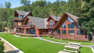 Apex-Lodge_Stunning-A-Frame-Retreat