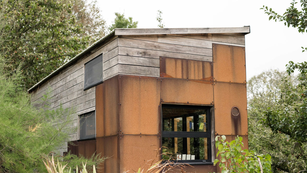 The dual textured rugged façade