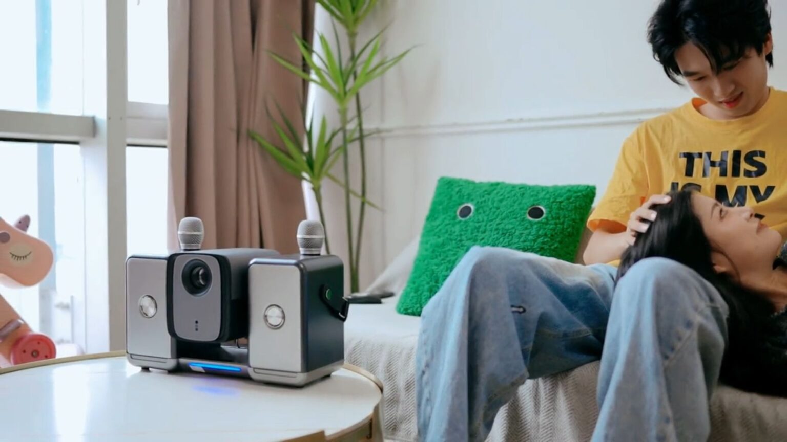 All-In-One Audiray X5 Packs 4K Projector, Detachable Stereo Speakers and Wireless Microphones in One Sleek Unit Audiray X5 4K Projector With Detachable Stereo Speakers and Wireless Microphones