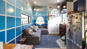 Aynslie's Tiny House has pretty whimsical windows