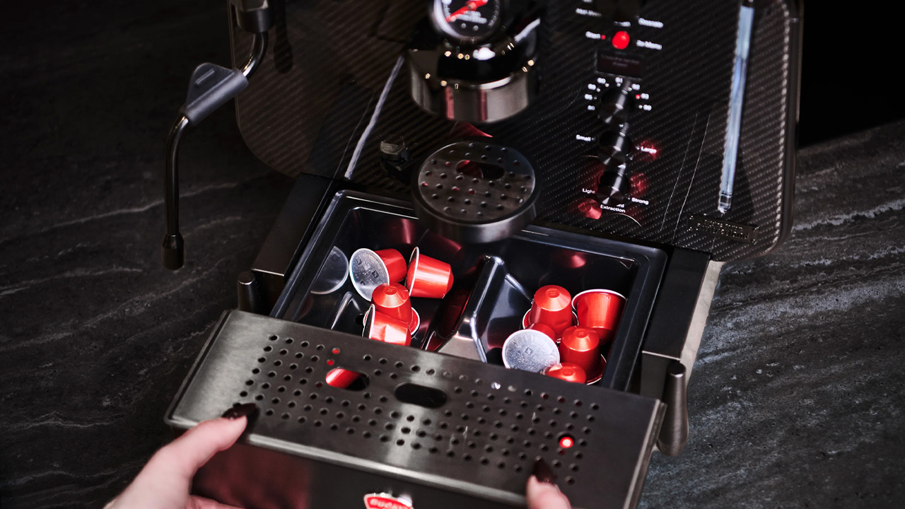 Barista M3 1926 Limited Edition Carbon Fiber by Ducati (3)