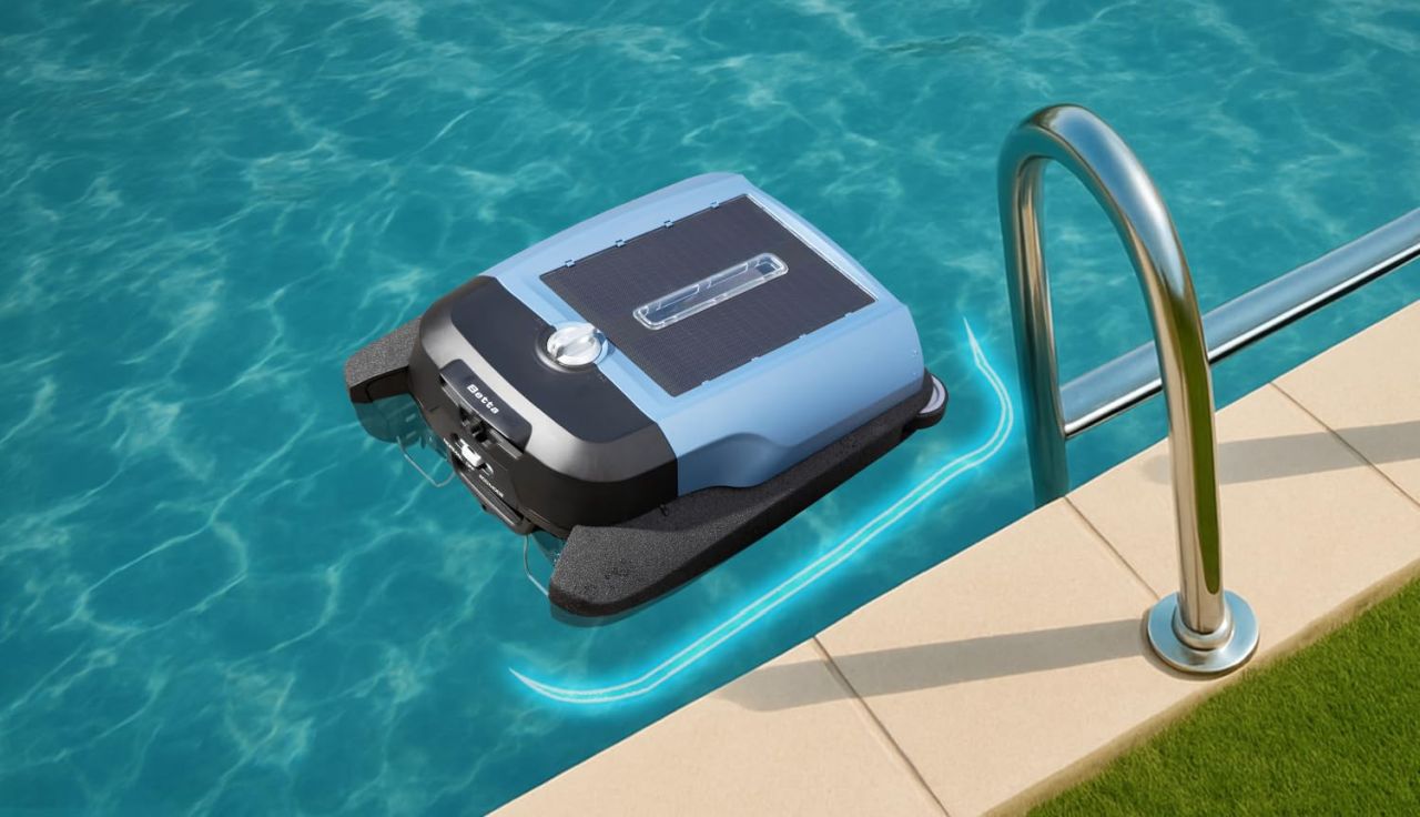 Betta Flex Solar-Powered Robotic Pool Skimmer