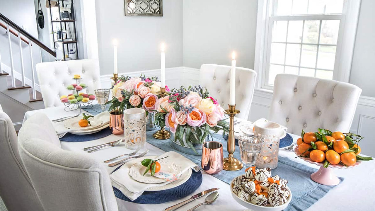 Cheerful Luncheon Table Décor