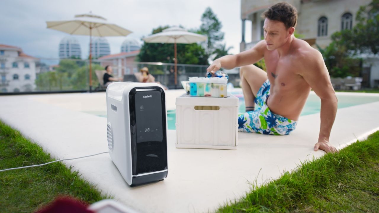 Coolwill Ice Pop Maker Prepares Popsicles in Just 30 Minutes at Kickstarter
