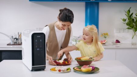 Coolwill Ice Pop Maker Prepares Popsicles in Just 30 Minutes at Kickstarter