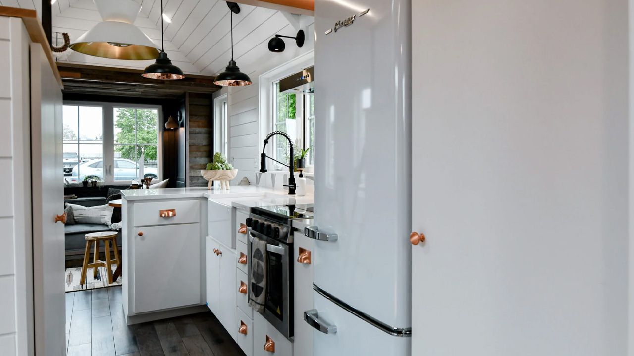 Craftsman Kootenay Tiny House - kitchen