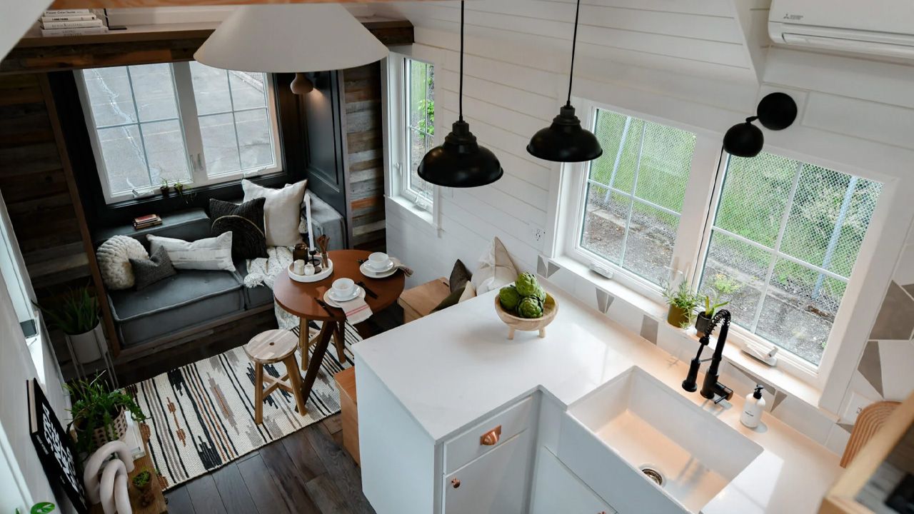 Craftsman Kootenay Tiny House - living area