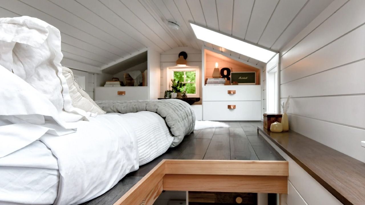 Craftsman Kootenay Tiny House - loft