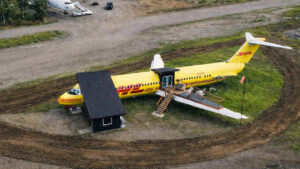 Douglas-DC-9-Airplane-House-for-an-epic-adventure