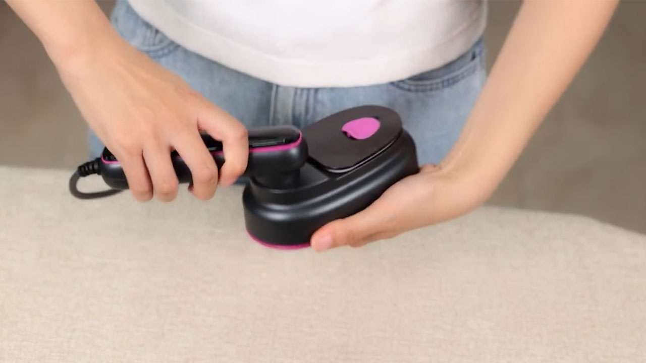 Drapova 2-in-1 Steamer & Iron has Special Modes for Different Fabrics