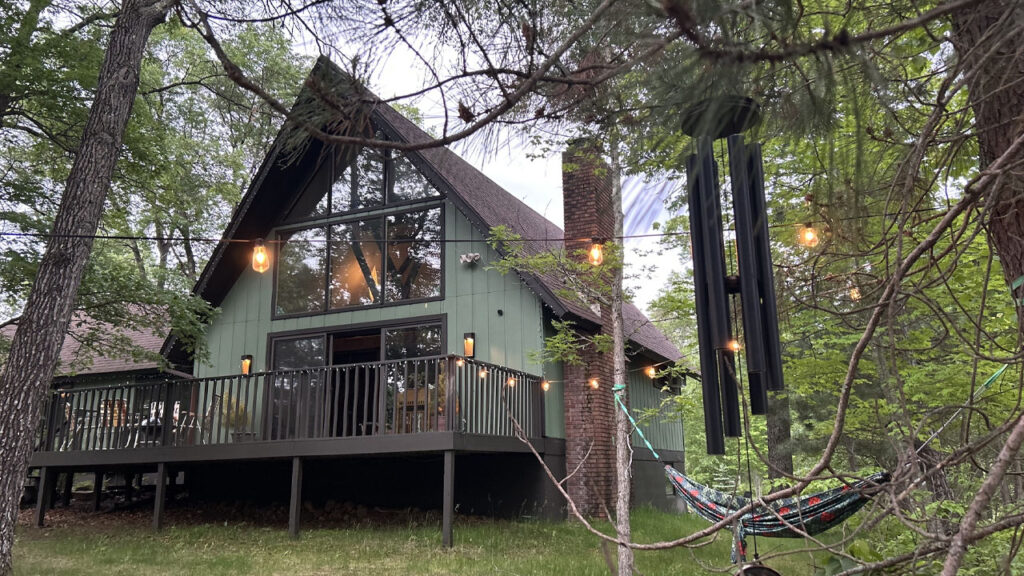 Mid-Century A-Frame Cabin in Wisconsin Evokes 70s Retro Camp Nostalgia, Selling for $445,000 Enjoy Luxurious Lodge Coziness in Mid-Century A-Frame Northwood Cabin for $445,000