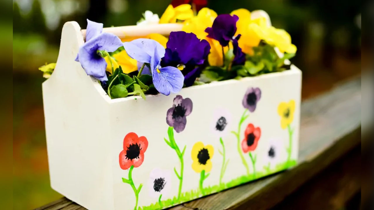 Flower Thumbprint Planter