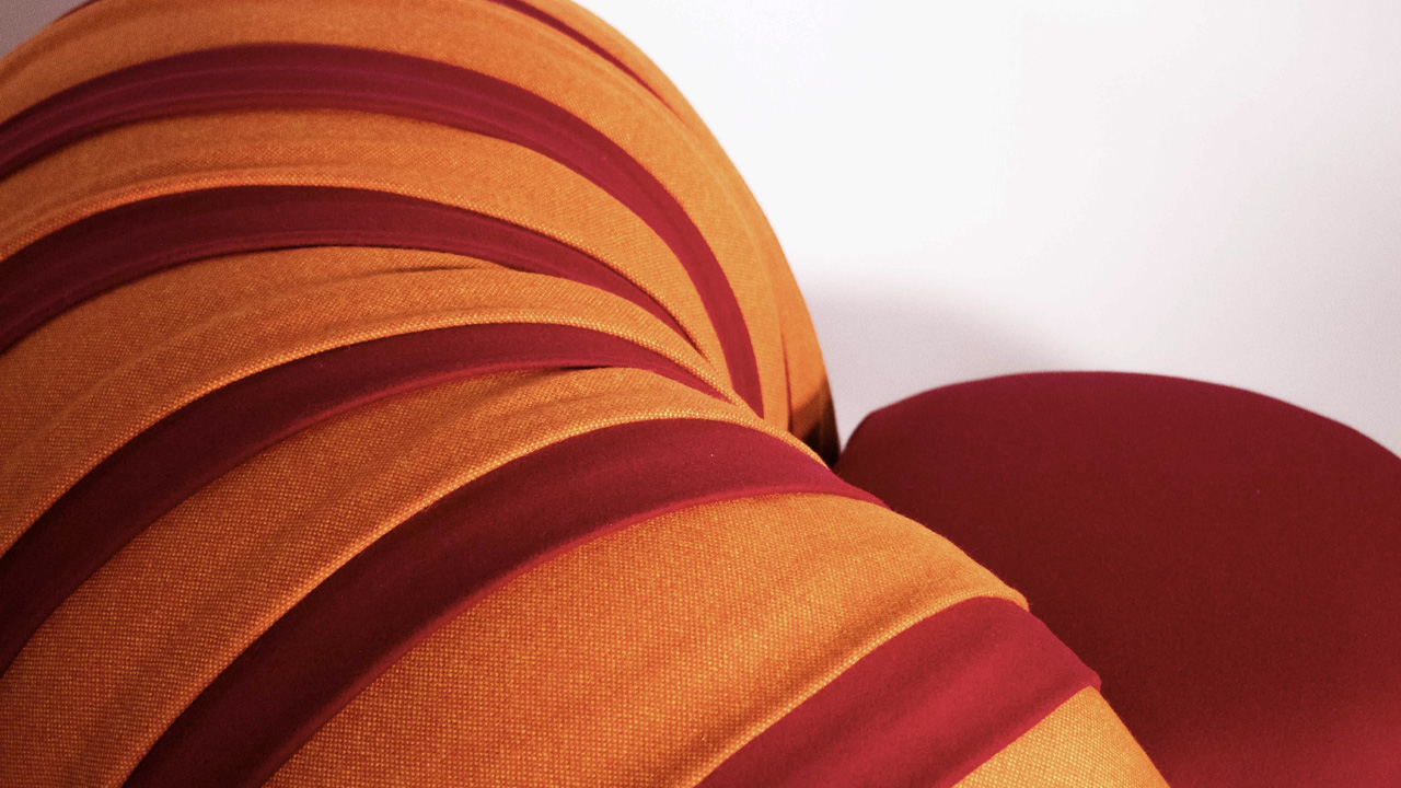 Fruto Lounge Chair by Julia Correia