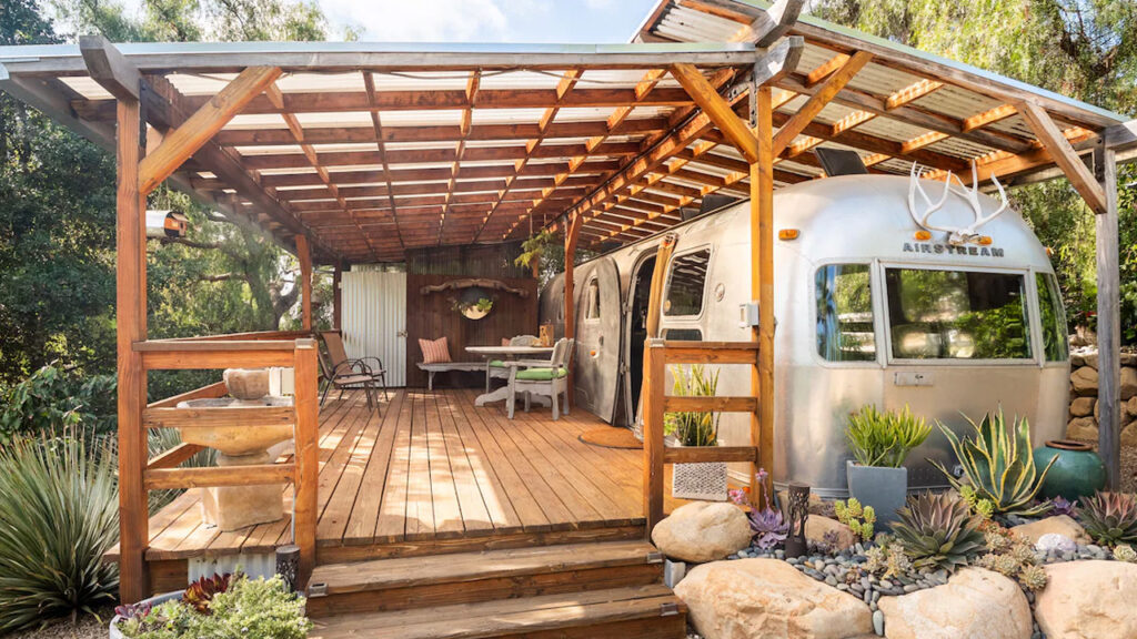 Fully Restored 1974 Airstream Motorhome as an Airbnb