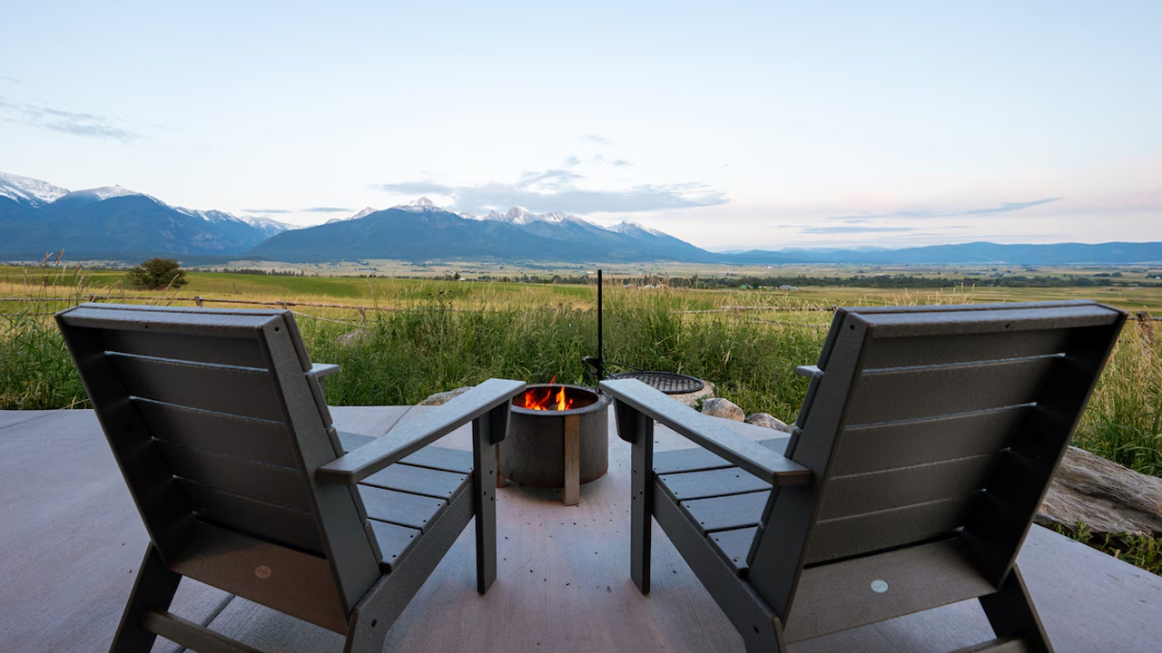 Highlander Cabin_Outdoor Seating_1