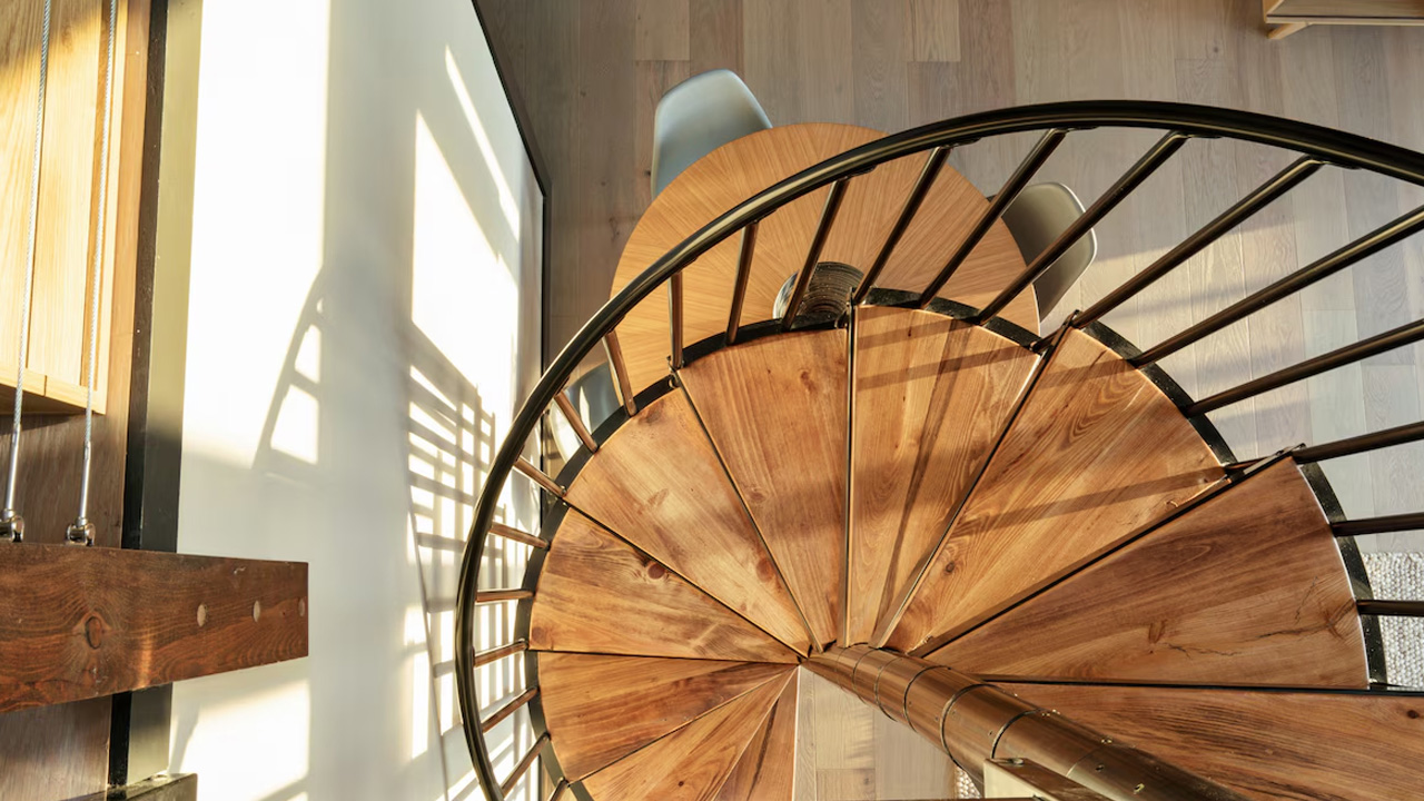 Horizon Cabin_Spiral Staircase