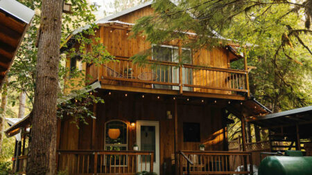 Immerse in Nature at This River Cabin in Marblemount, Washington