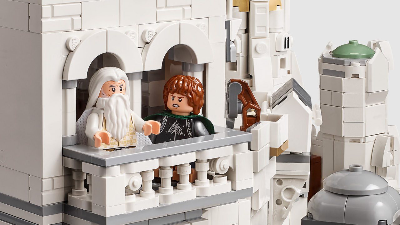 LEGO Icons The Lord of the Rings Minas Tirith set - Gandalf and Pippin