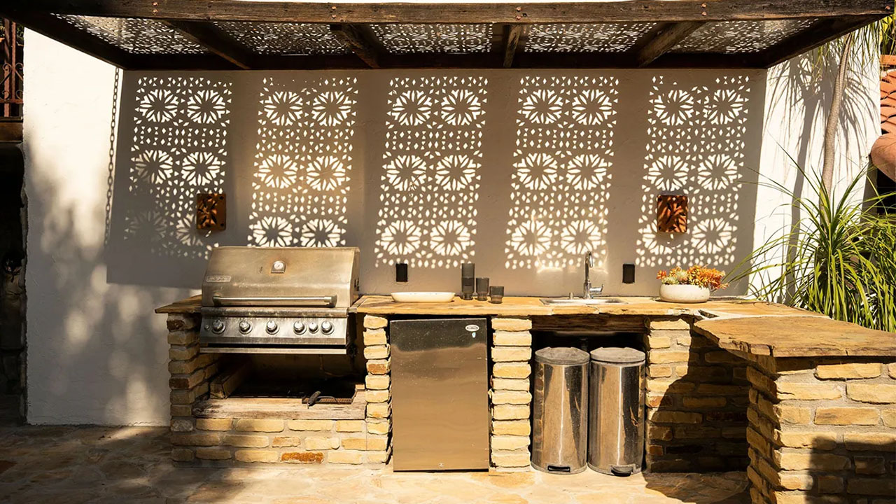 Gorgeous Moroccan-style outdoor kitchen