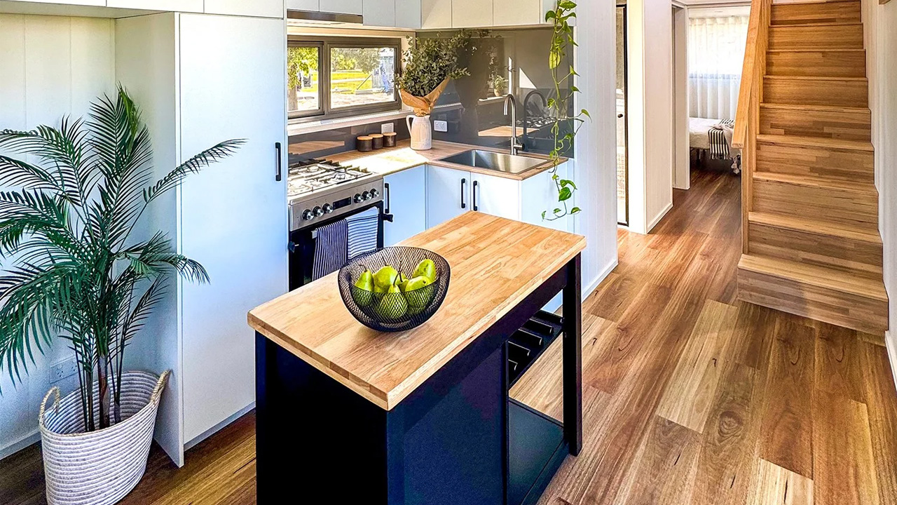 Melaleuca tiny house - kitchen